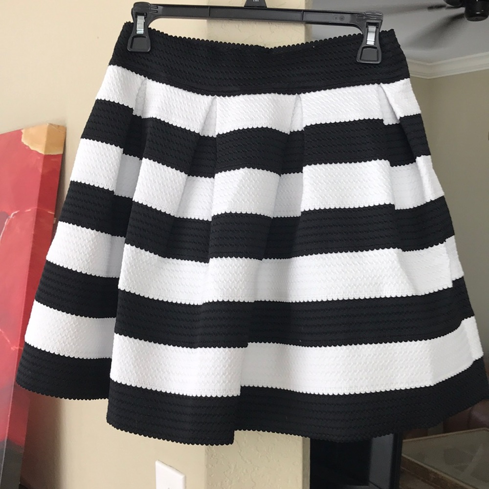 Black and white flare skirt